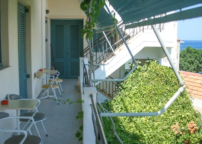 George * Livadia (Tilos)